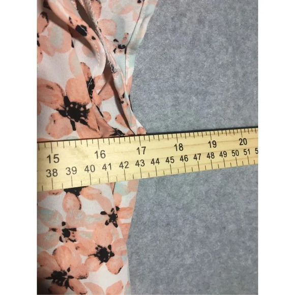 Womens Calvin Klein Blouse Pink Floral V Neck Business Casual Career Sheer - Picture 3 of 4